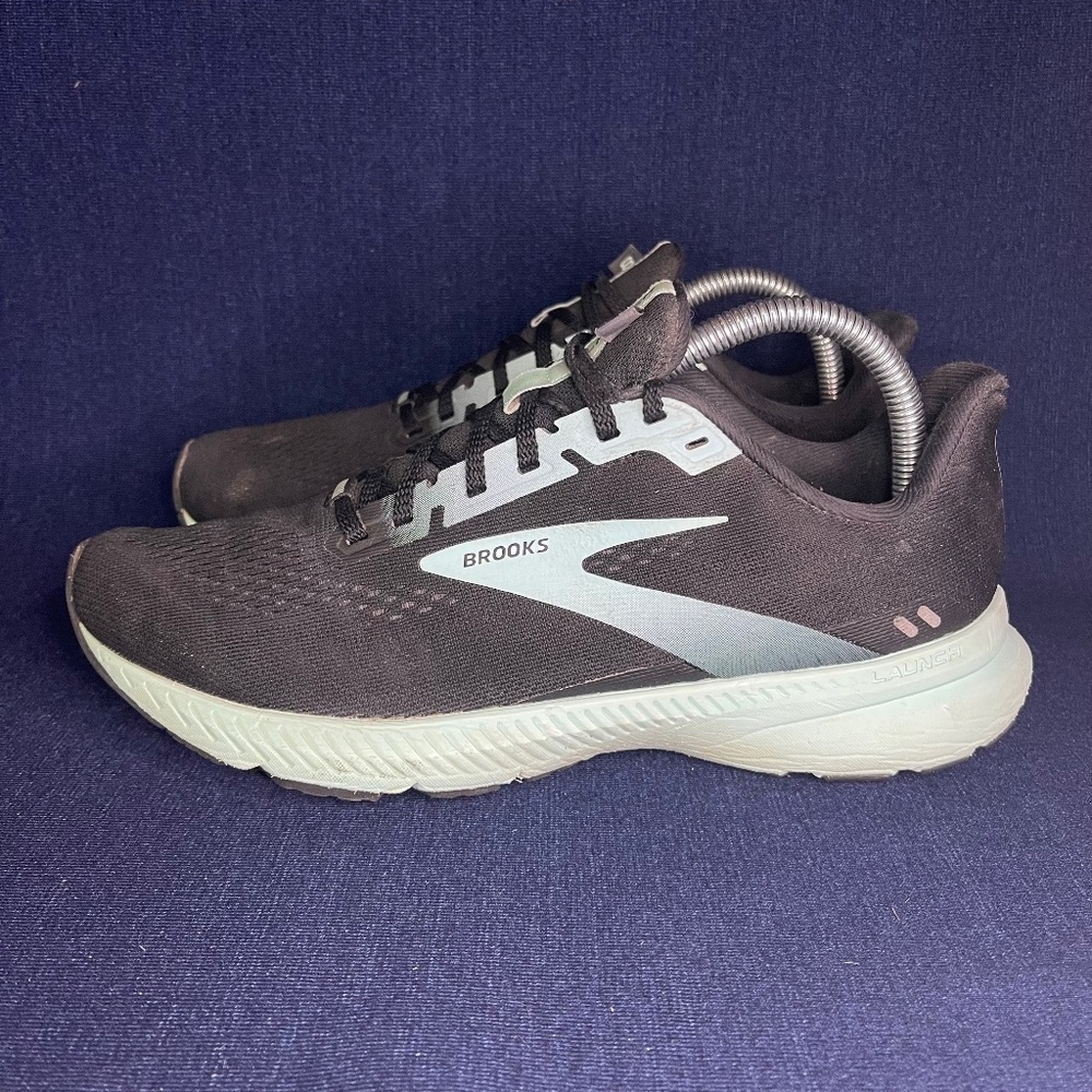 Brooks Launch GTS 8 Running Shoes Women's Size 9B 1203461B096
